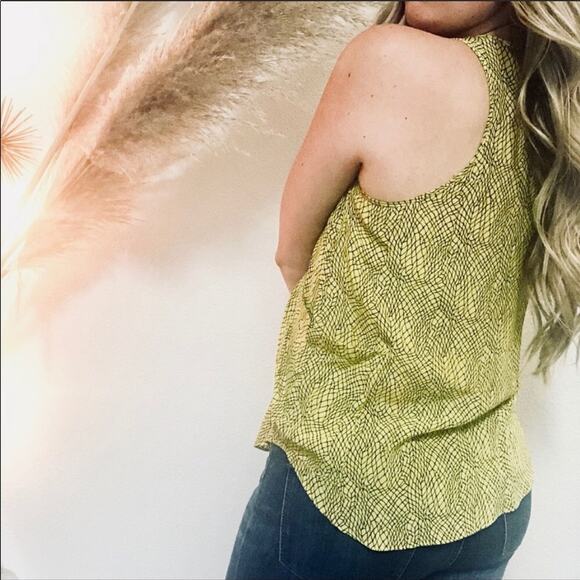 NORDSTROM Yellow Gemma Silk Side Pocket Geometric Racerback Tank Top Blouse M - Picture 4 of 7